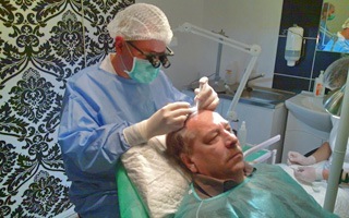 Hårtransplantation vid PHAEYDE Klinik Ungern
